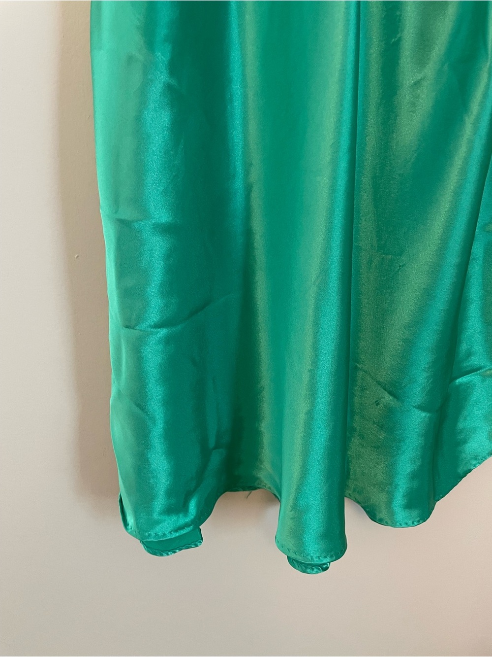 Beth Michaels Emerald Green Satin Slip with Embroidered Label 1980s - Picture 6 of 8